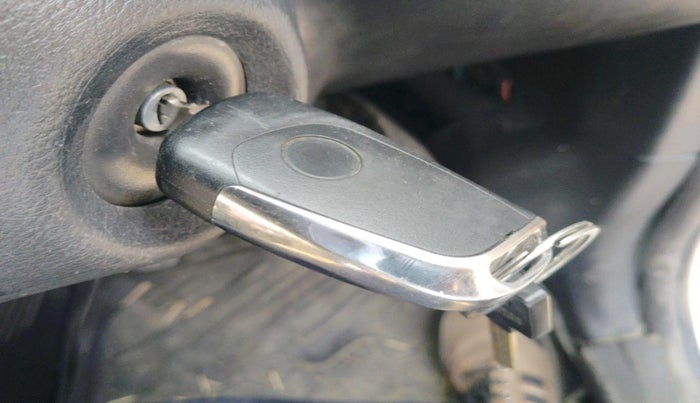 2022 Nissan MAGNITE XE, CNG, Manual, 57,917 km, interior