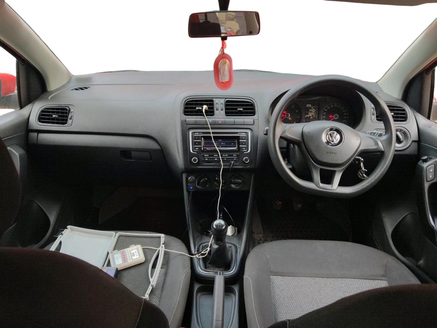 2015 Volkswagen Polo COMFORTLINE 1.2L, Petrol, Manual, 39,225 km, interior
