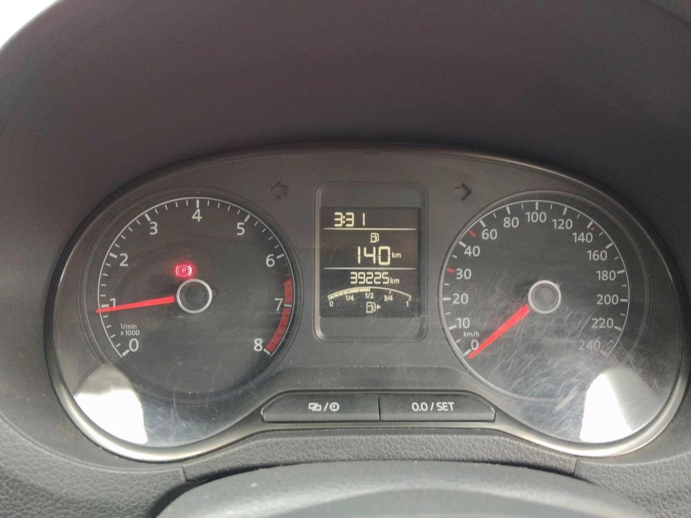 2015 Volkswagen Polo COMFORTLINE 1.2L, Petrol, Manual, 39,225 km, interior