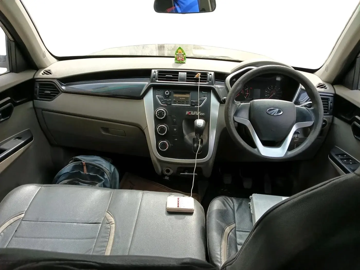 2016 Mahindra Kuv100 K2 D 6 STR, Diesel, Manual, 65,545 km, interior