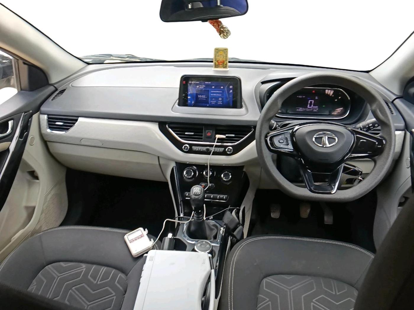 2020 Tata NEXON XZ PETROL, Petrol, Manual, 31,358 km, interior