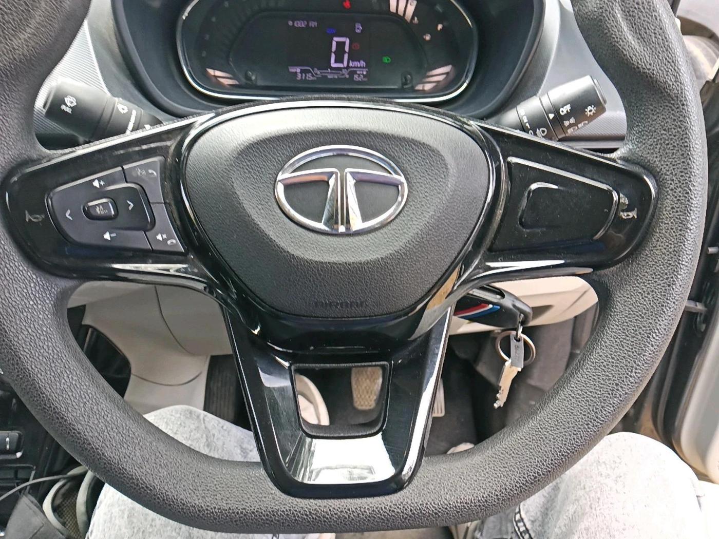 2020 Tata NEXON XZ PETROL, Petrol, Manual, 31,358 km, interior