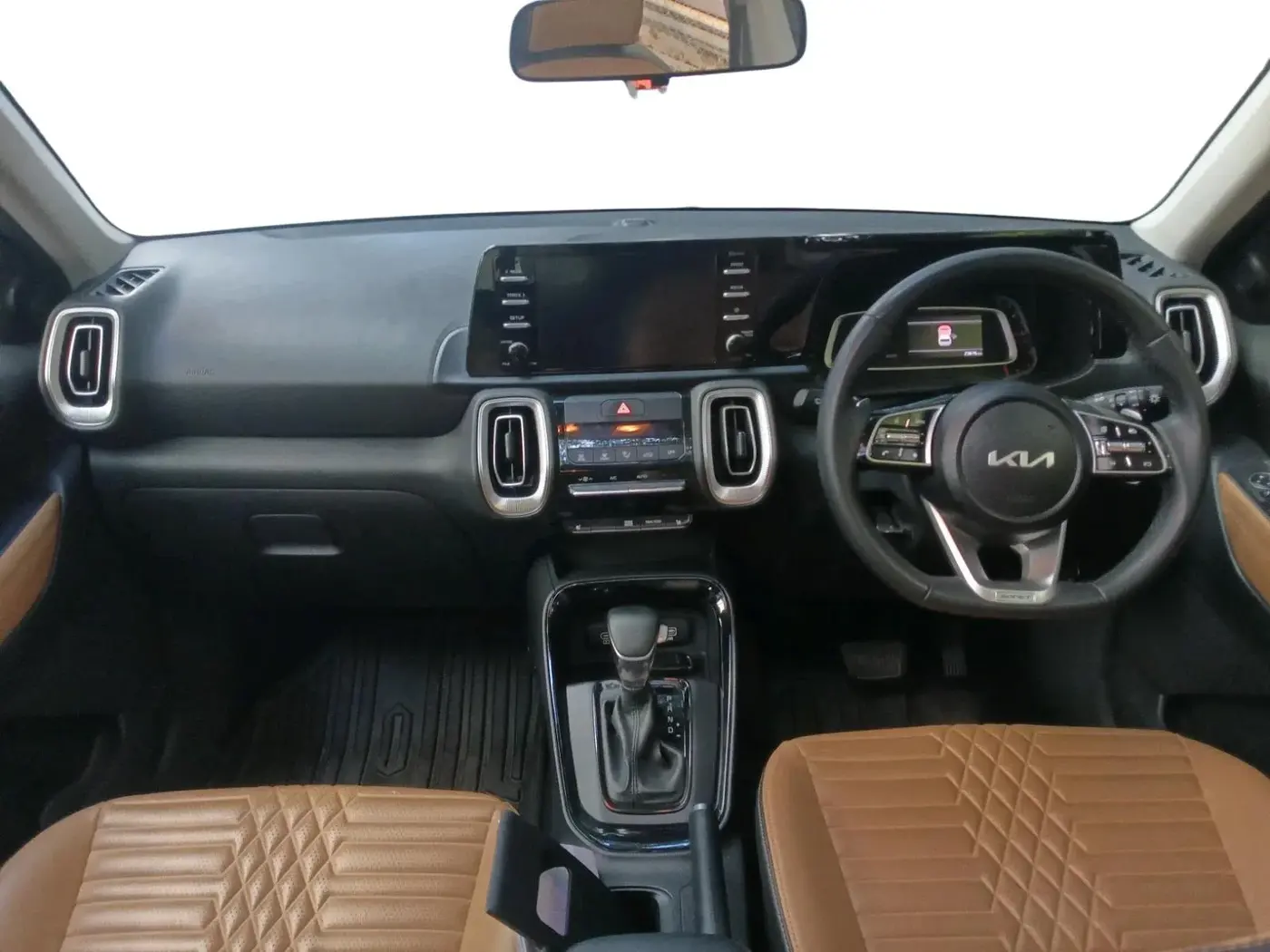 2024 KIA SONET 	 HTX 1.0 TURBO DCT, Petrol, Automatic, 24,105 km, interior