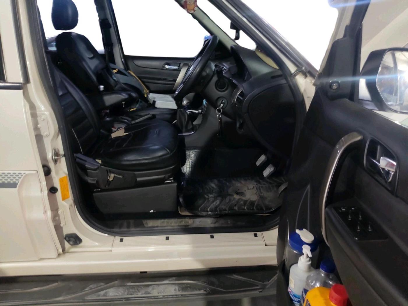 2017 Tata Safari Storme 2.2 EX 4X2, Diesel, Manual, 1,44,098 km, interior