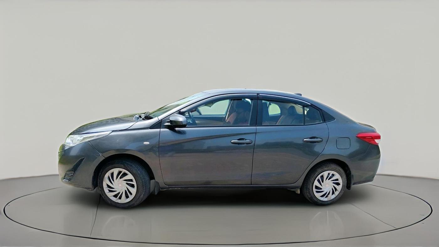 2018 Toyota YARIS J CVT, Petrol, Automatic, 1,00,098 km, exterior