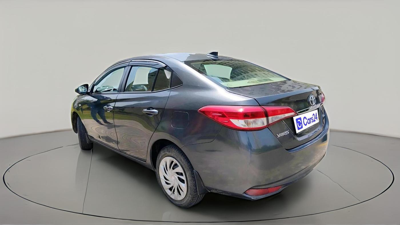 2018 Toyota YARIS J CVT, Petrol, Automatic, 1,00,098 km, exterior