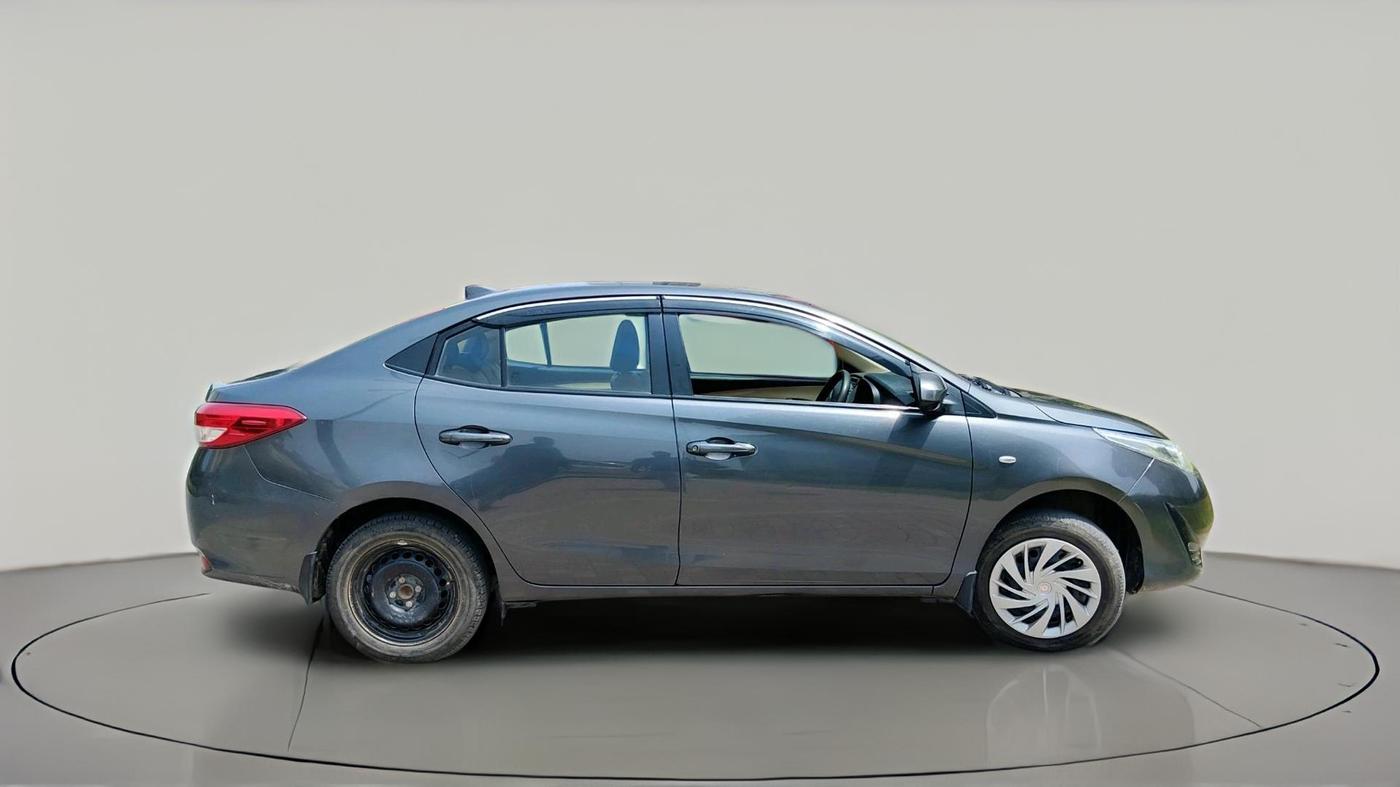 2018 Toyota YARIS J CVT, Petrol, Automatic, 1,00,098 km, exterior