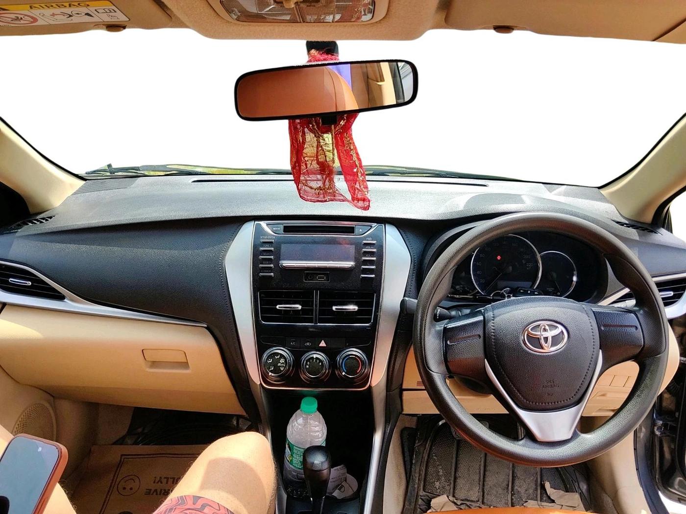 2018 Toyota YARIS J CVT, Petrol, Automatic, 1,00,098 km, interior