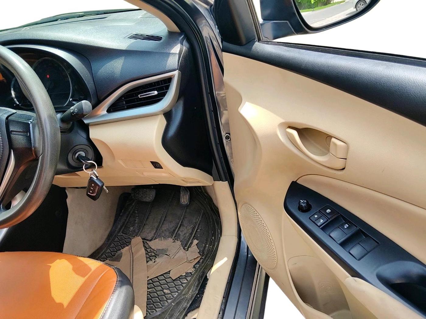 2018 Toyota YARIS J CVT, Petrol, Automatic, 1,00,098 km, interior