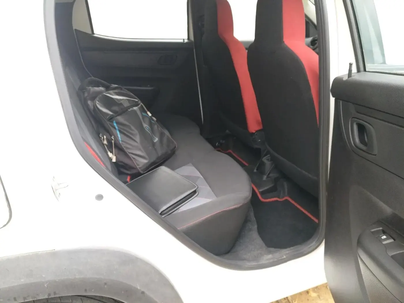 2024 Renault Kwid RXT 1.0 AMT, Petrol, Automatic, 2,349 km, interior