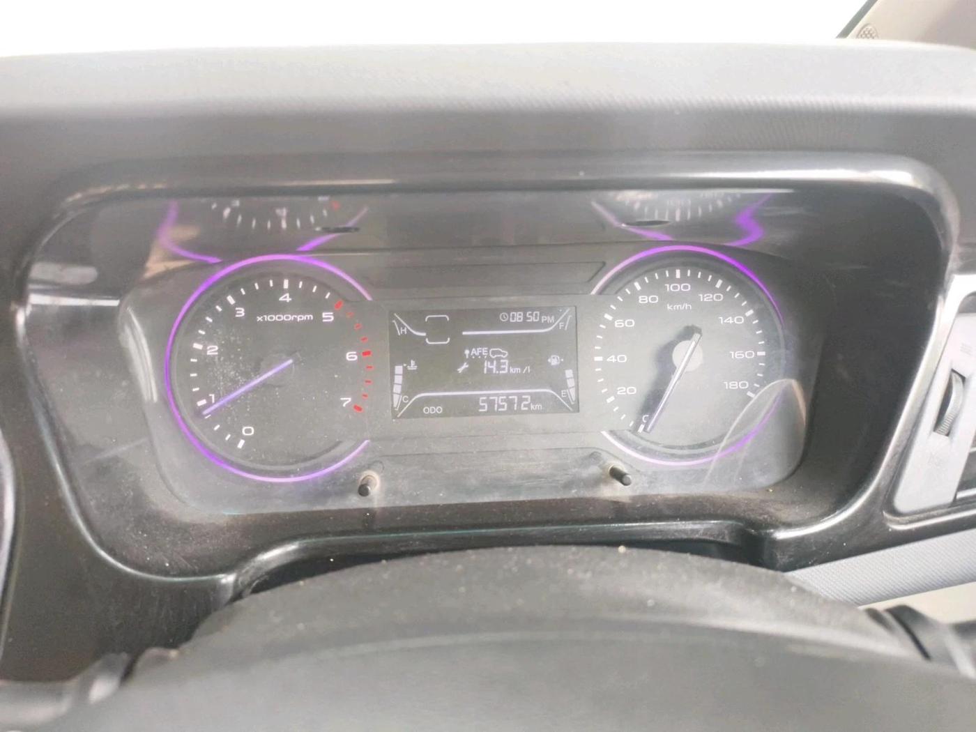 2019 Mahindra MARAZZO M2 8 STR, Diesel, Manual, 57,572 km, interior