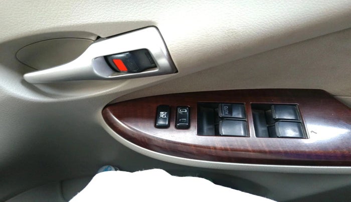 2011 Toyota Corolla Altis G PETROL, CNG, Manual, 1,22,671 km, interior