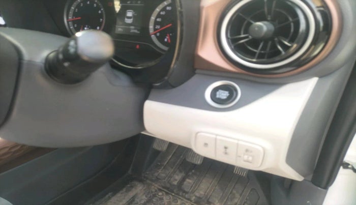 2025 Hyundai AURA SX 1.2 CNG, CNG, Manual, 2,150 km, interior