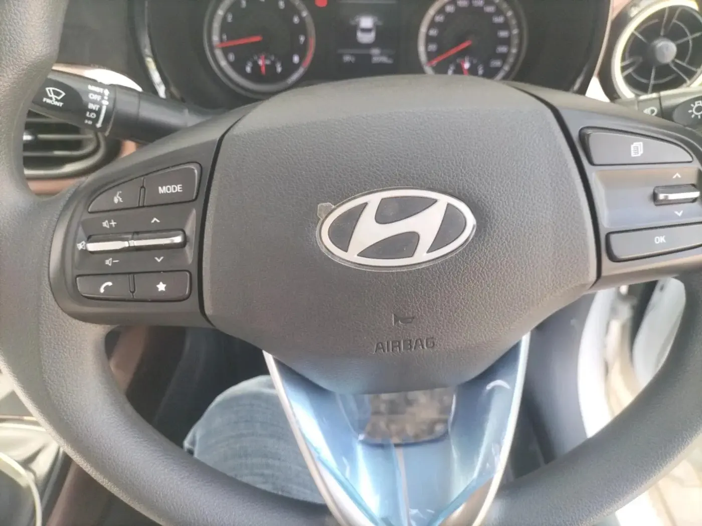 2025 Hyundai AURA SX 1.2 CNG, CNG, Manual, 2,150 km, interior