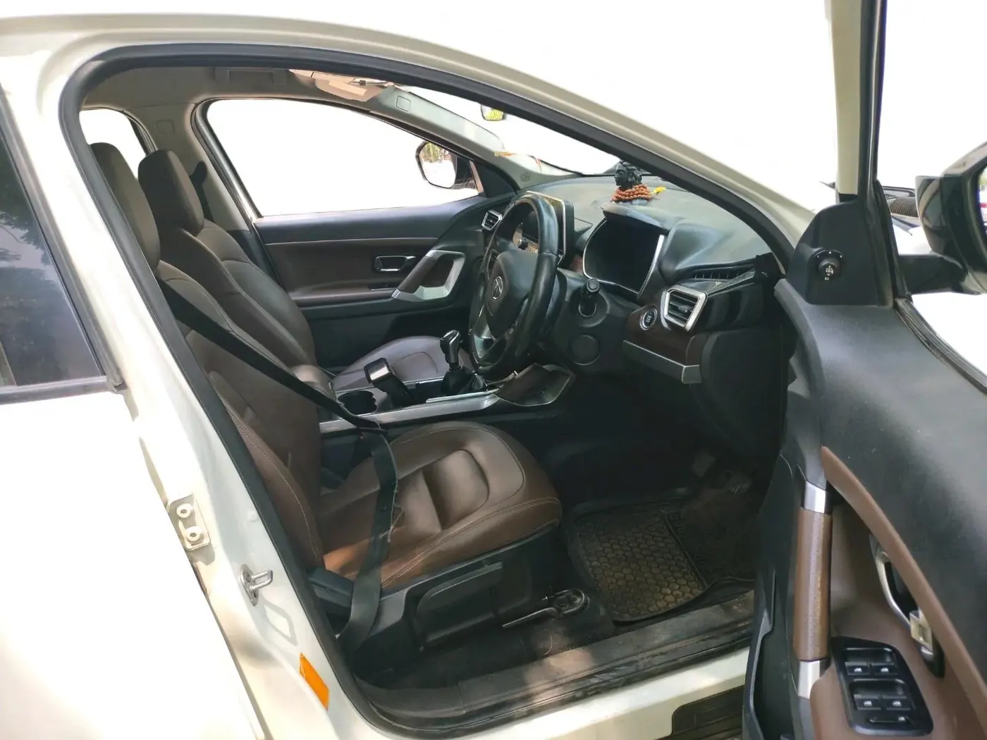 2019 Tata Harrier XZ 2.0L, Diesel, Manual, 1,19,798 km, interior