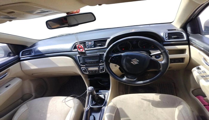 2015 Maruti Ciaz ZXI, CNG, Manual, 1,25,205 km, interior