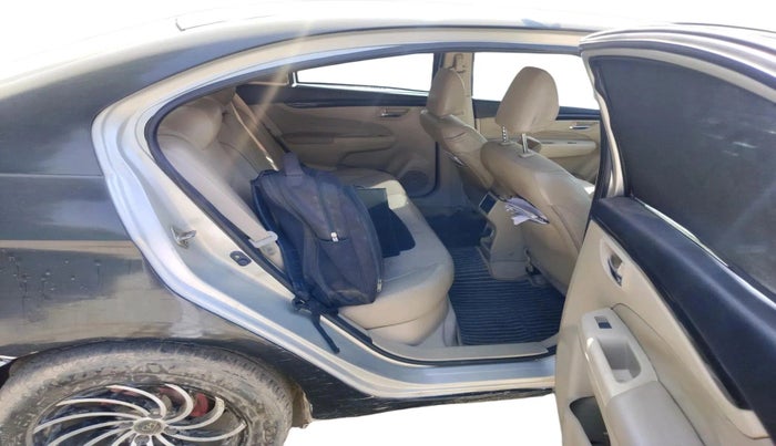 2015 Maruti Ciaz ZXI, CNG, Manual, 1,25,205 km, interior