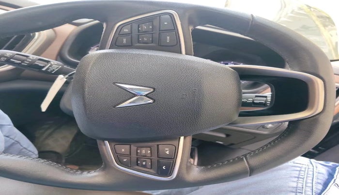 2023 Mahindra SCORPIO-N Z8 L DIESEL AT 2WD 6 STR, Diesel, Automatic, 1,02,568 km, interior