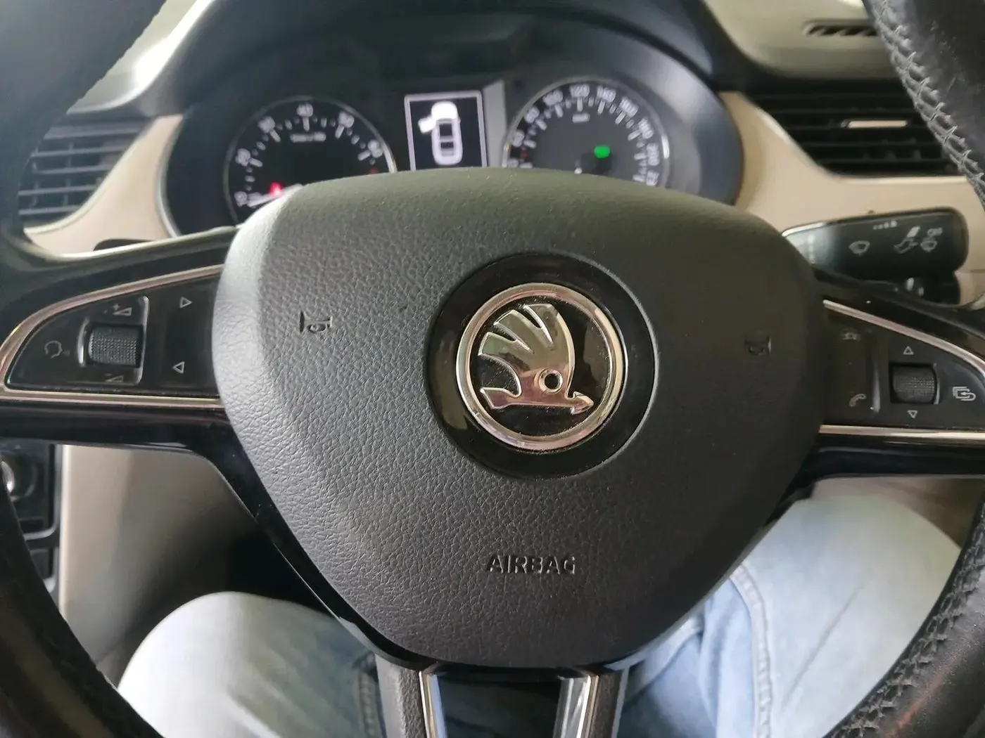 2017 Skoda Octavia STYLE PLUS AT 1.8 TSI, Petrol, Automatic, 49,383 km, interior