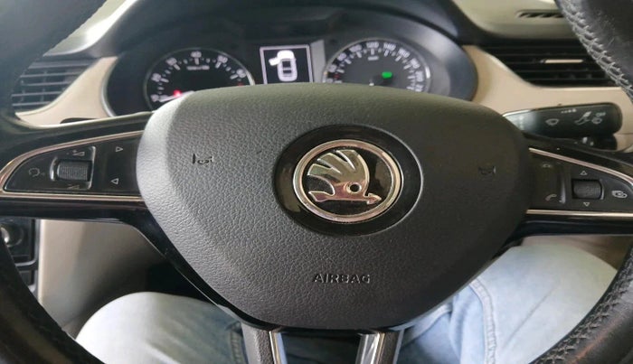 2017 Skoda Octavia STYLE PLUS AT 1.8 TSI, Petrol, Automatic, 49,383 km, interior