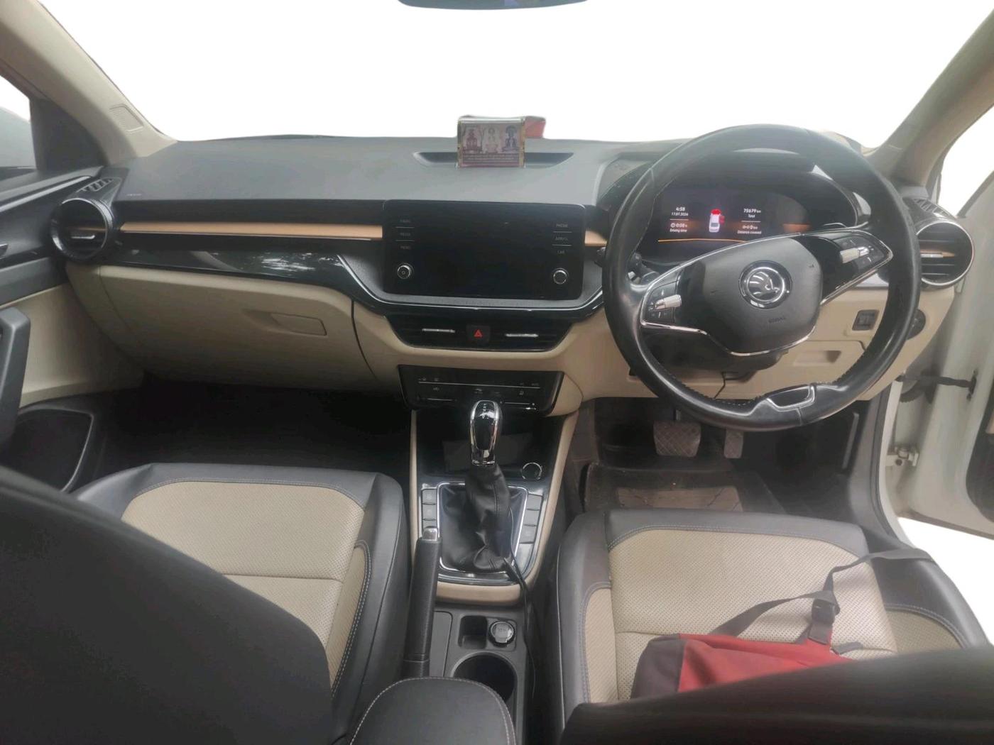 2023 Skoda SLAVIA STYLE 1.0L TSI AT, Petrol, Automatic, 75,679 km, interior