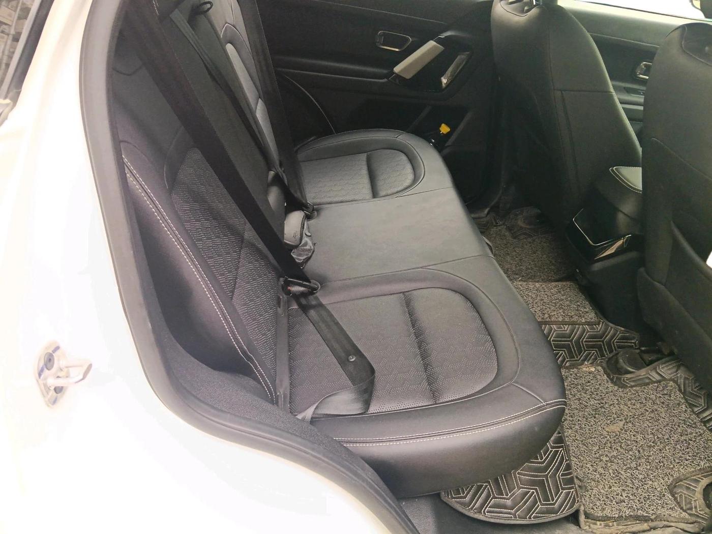 2024 Tata Harrier FEARLESS PLUS DUAL TONE AT, Diesel, Automatic, 22,764 km, interior