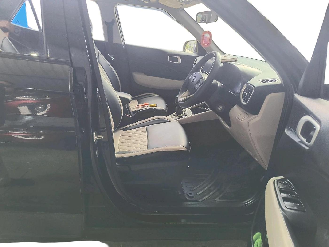 2025 Hyundai VENUE S Plus 1.2 Petrol MT, Petrol, Manual, 27,826 km, interior