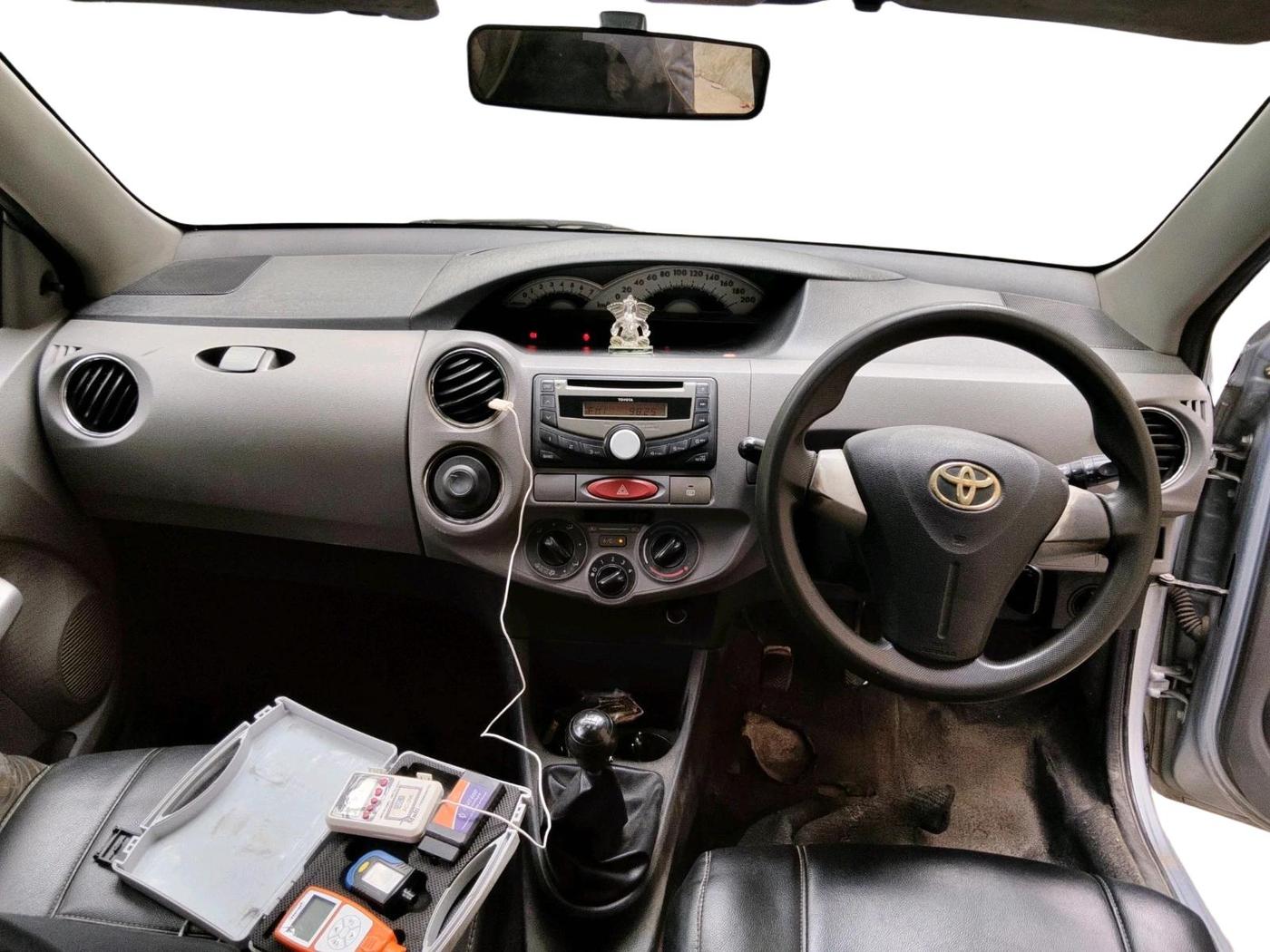 2011 Toyota Etios G, Petrol, Manual, 1,18,639 km, interior