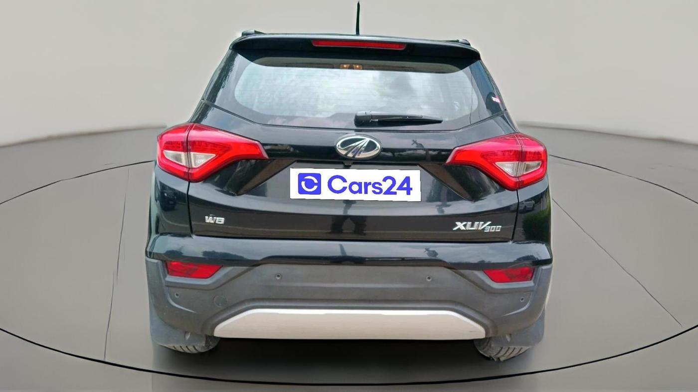 2021 Mahindra XUV300 W8 1.2 PETROL, Petrol, Manual, 61,647 km, exterior
