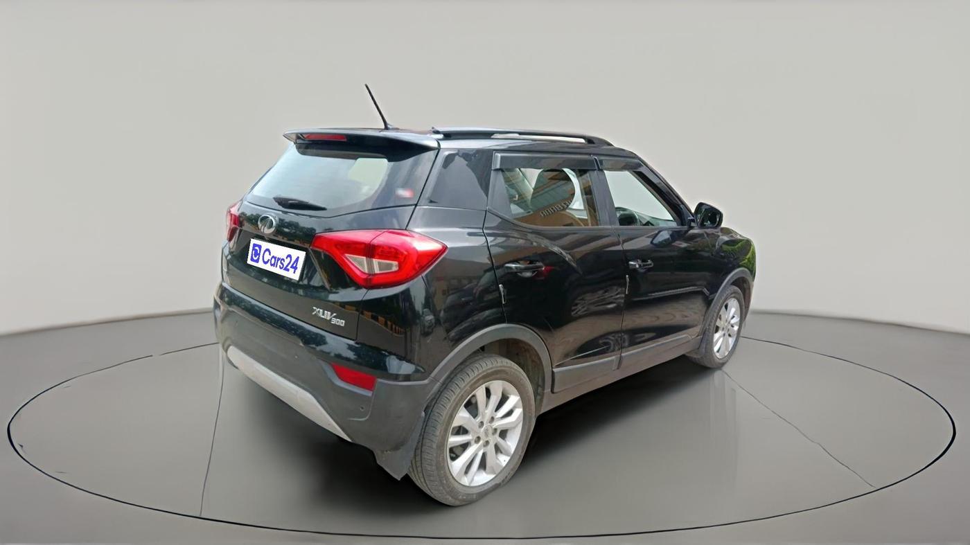 2021 Mahindra XUV300 W8 1.2 PETROL, Petrol, Manual, 61,647 km, exterior