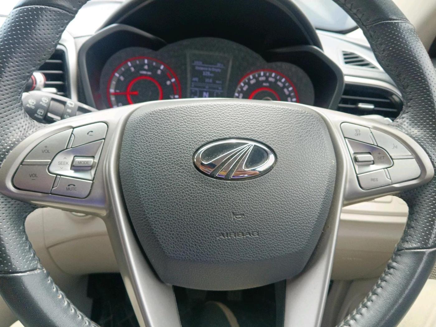 2021 Mahindra XUV300 W8 1.2 PETROL, Petrol, Manual, 61,647 km, interior