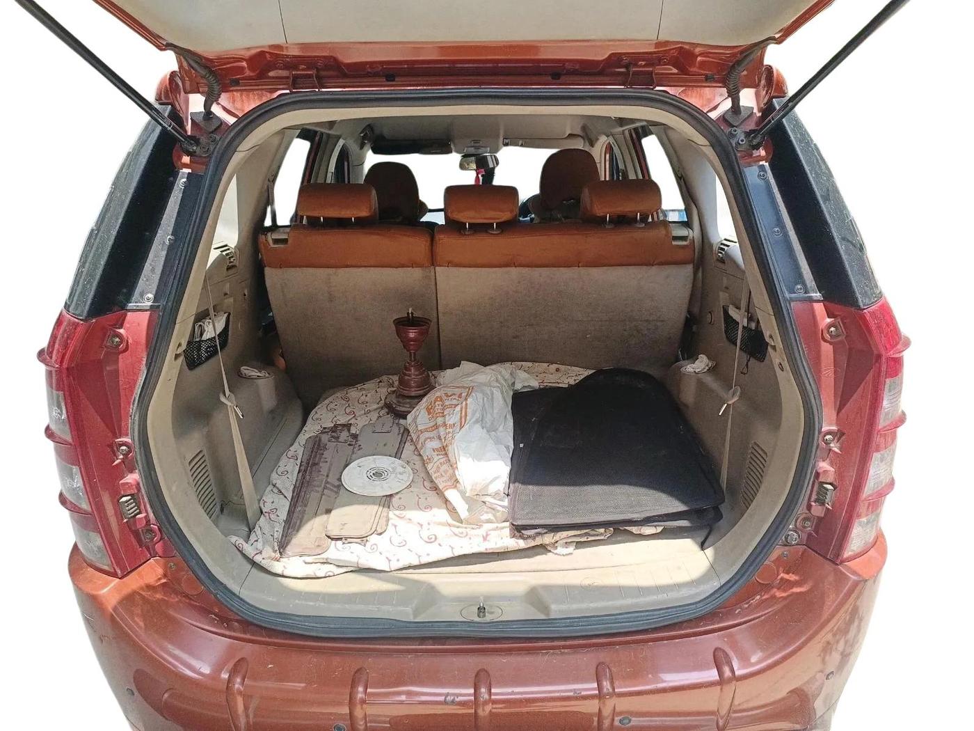 2016 Mahindra XUV500 W4, Diesel, Manual, 1,11,636 km, exterior