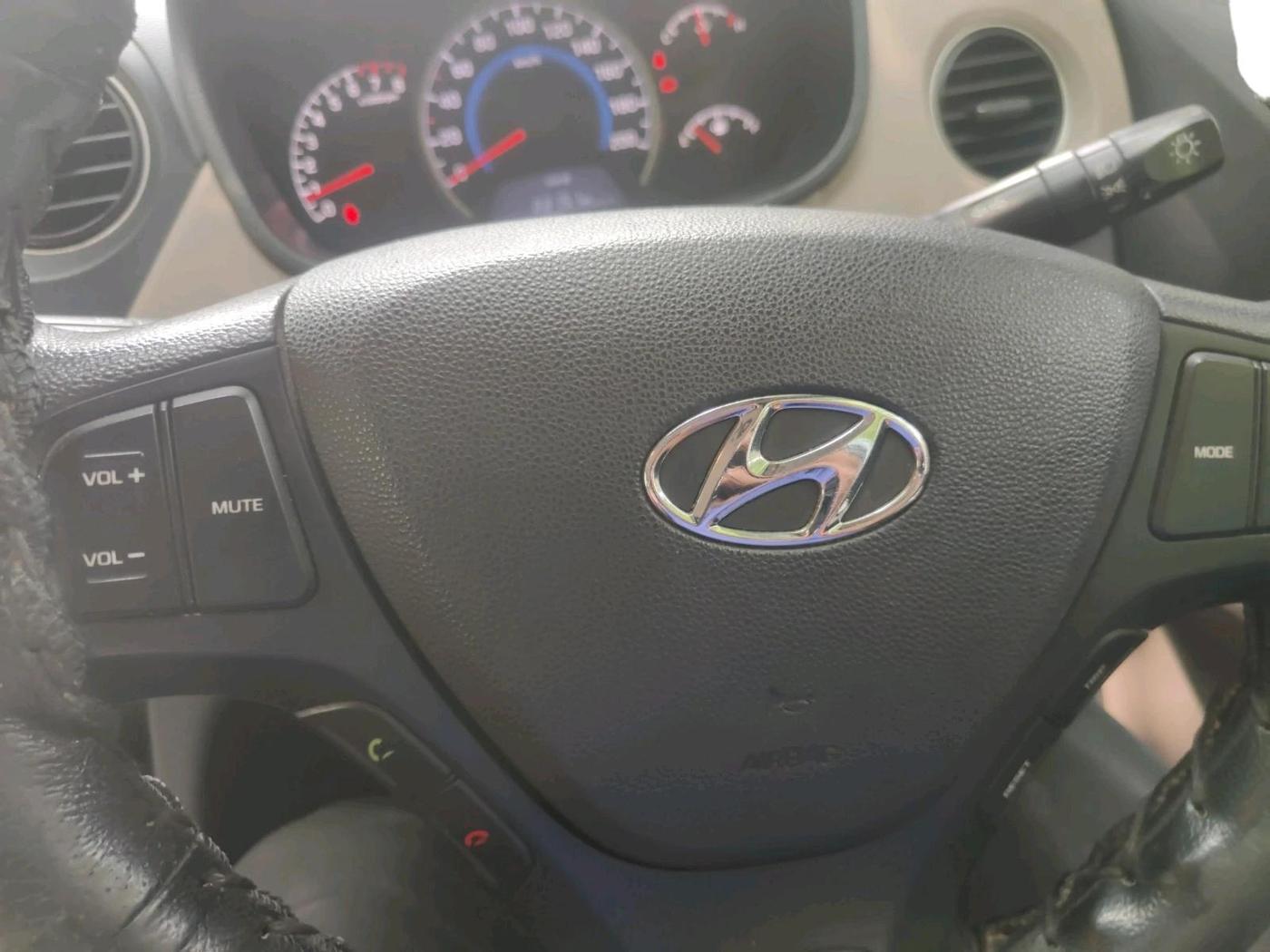 2019 Hyundai Grand i10 MAGNA 1.2 KAPPA VTVT, Petrol, Manual, 71,195 km, interior