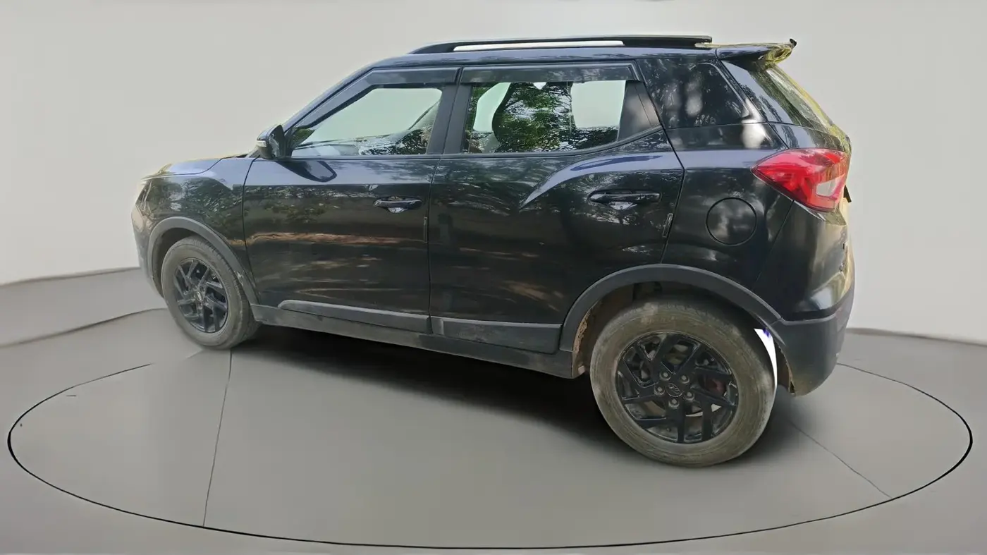 2022 Mahindra XUV300 W8 1.5 DIESEL, Diesel, Manual, 1,13,508 km, exterior
