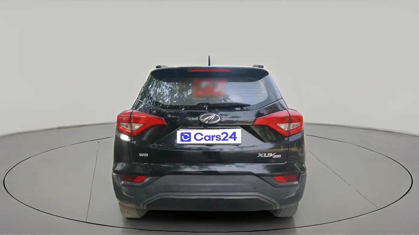 2022 Mahindra XUV300 W8 1.5 DIESEL, Diesel, Manual, 1,13,508 km, exterior