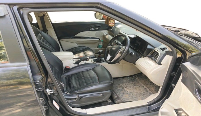 2022 Mahindra XUV300 W8 1.5 DIESEL, Diesel, Manual, 1,13,508 km, interior