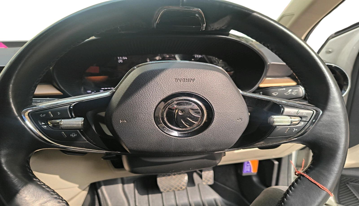 2023 Skoda SLAVIA STYLE 1.0L TSI AT, Petrol, Automatic, 28,000 km, interior