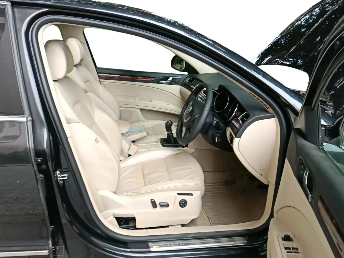 2011 Skoda Superb ELEGANCE 1.8 TSI MT, Petrol, Manual, 77,001 km, interior