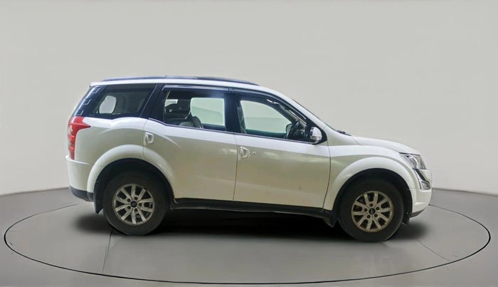 2017 Mahindra XUV500 W10 AT 1.99, Diesel, Automatic, 89,613 km, exterior