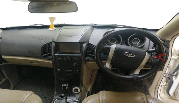 2017 Mahindra XUV500 W10 AT 1.99, Diesel, Automatic, 89,613 km, interior