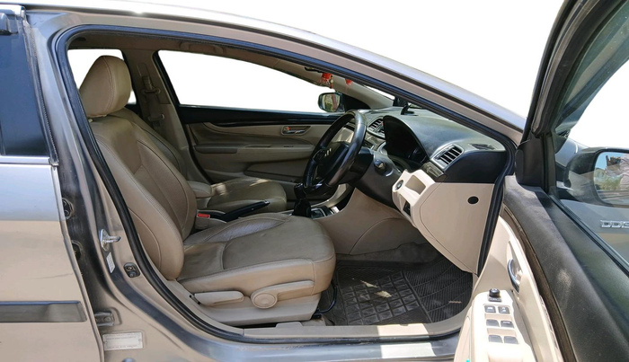 2016 Maruti Ciaz ZDI+ SHVS, Diesel, Manual, 97,385 km, interior