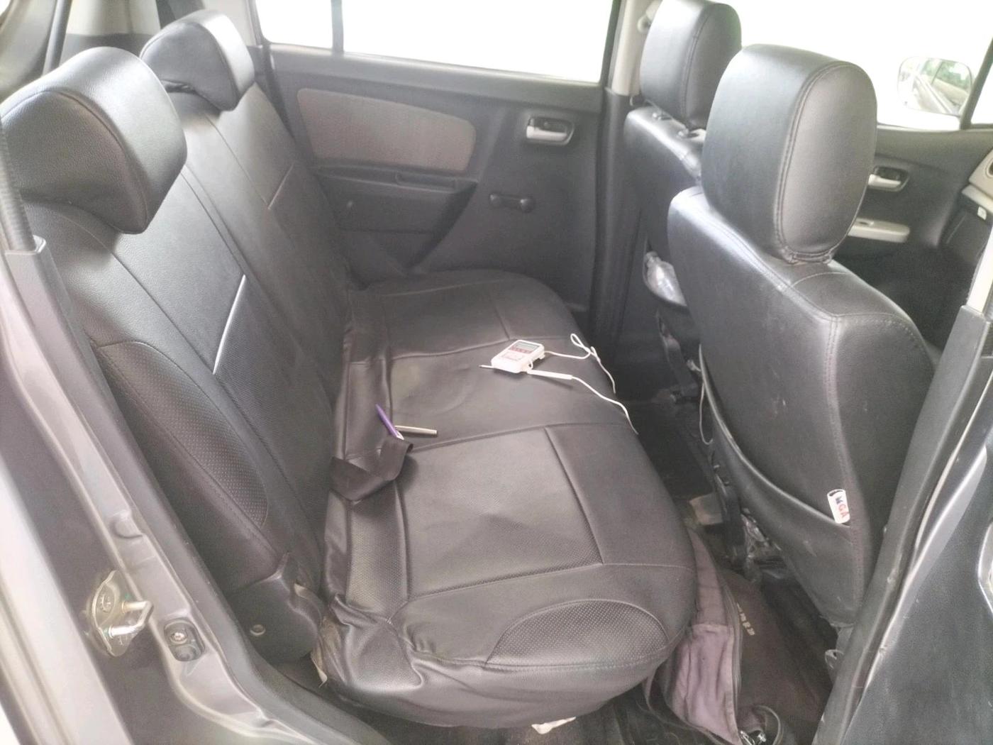 2015 Maruti Wagon R 1.0 LXI, Petrol, Manual, 47,650 km, interior