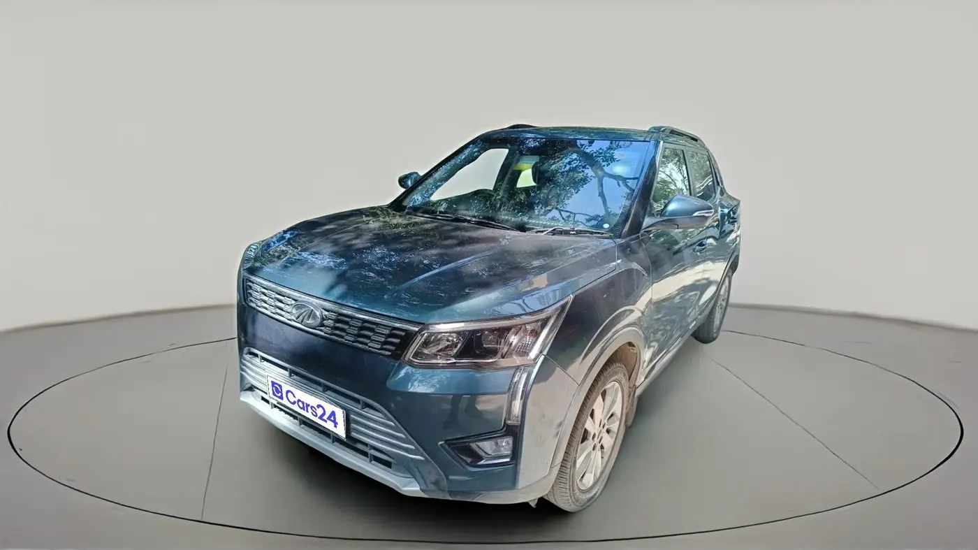 2020 Mahindra XUV300 W8 1.5 DIESEL AMT, Diesel, Automatic, 57,777 km, exterior