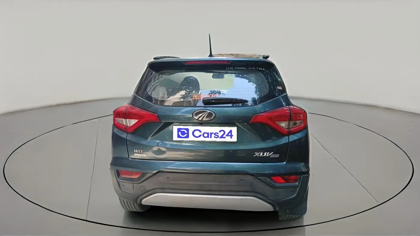 2020 Mahindra XUV300 W8 1.5 DIESEL AMT, Diesel, Automatic, 57,777 km, exterior