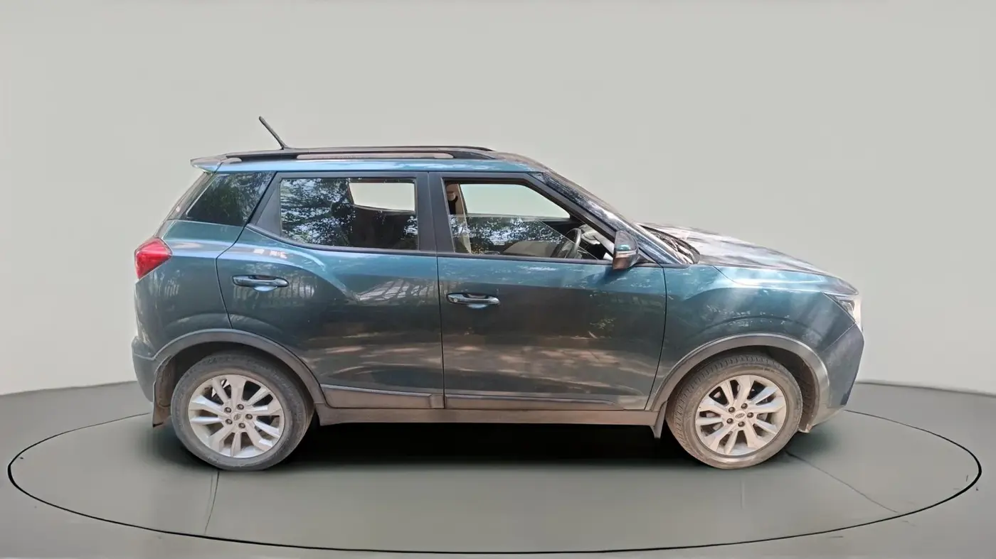 2020 Mahindra XUV300 W8 1.5 DIESEL AMT, Diesel, Automatic, 57,777 km, exterior