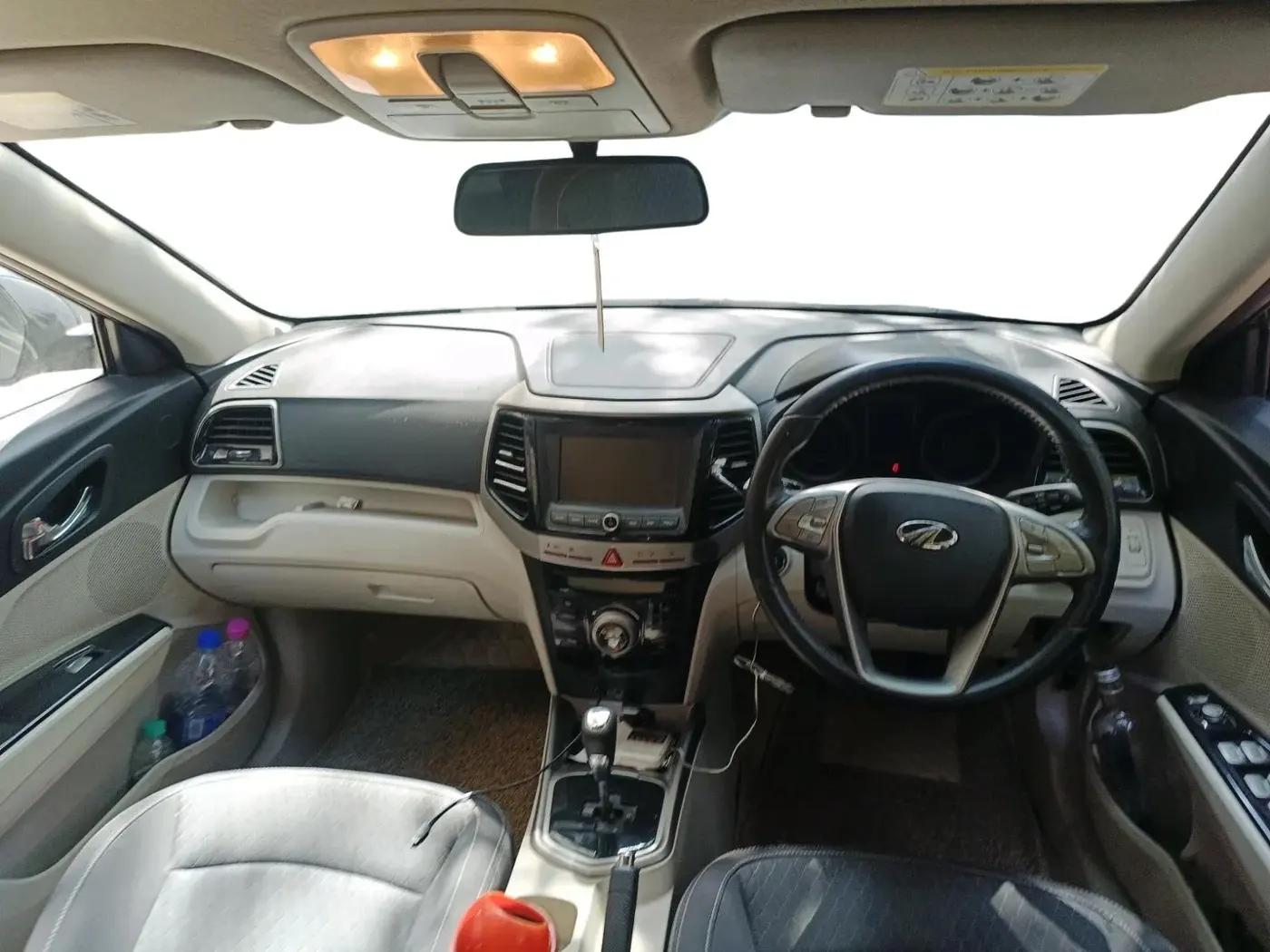 2020 Mahindra XUV300 W8 1.5 DIESEL AMT, Diesel, Automatic, 57,777 km, interior