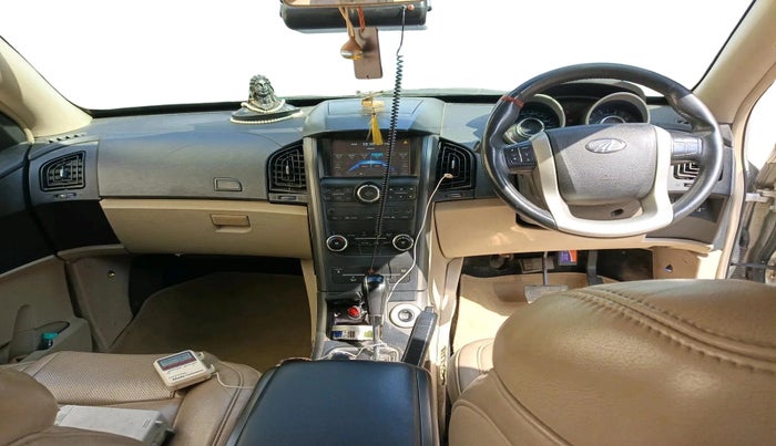 2017 Mahindra XUV500 W10 AT 1.99, Diesel, Automatic, 96,503 km, interior