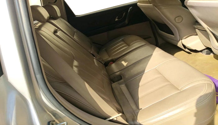 2017 Mahindra XUV500 W10 AT 1.99, Diesel, Automatic, 96,503 km, interior