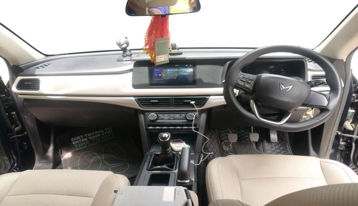 2022 Mahindra XUV700 MX P MT 5 STR, Petrol, Manual, 15,549 km, interior