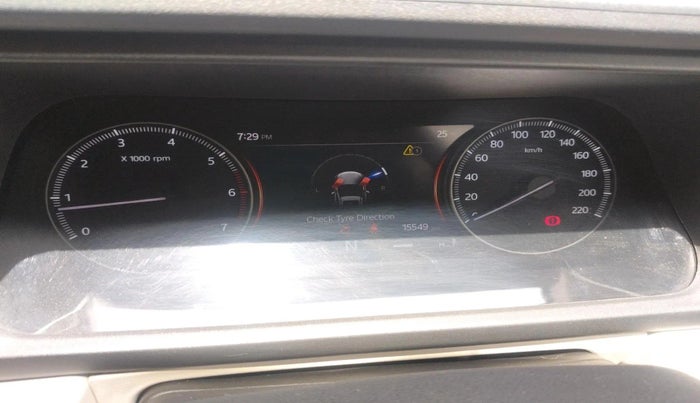 2022 Mahindra XUV700 MX P MT 5 STR, Petrol, Manual, 15,549 km, interior